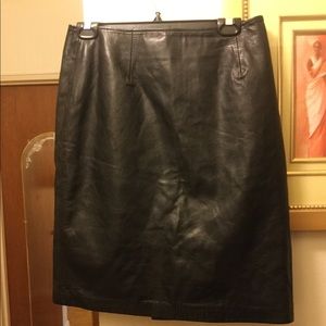 LAMBSKIN CROFT & BARROWS BLACK SKIRT SZ 12.